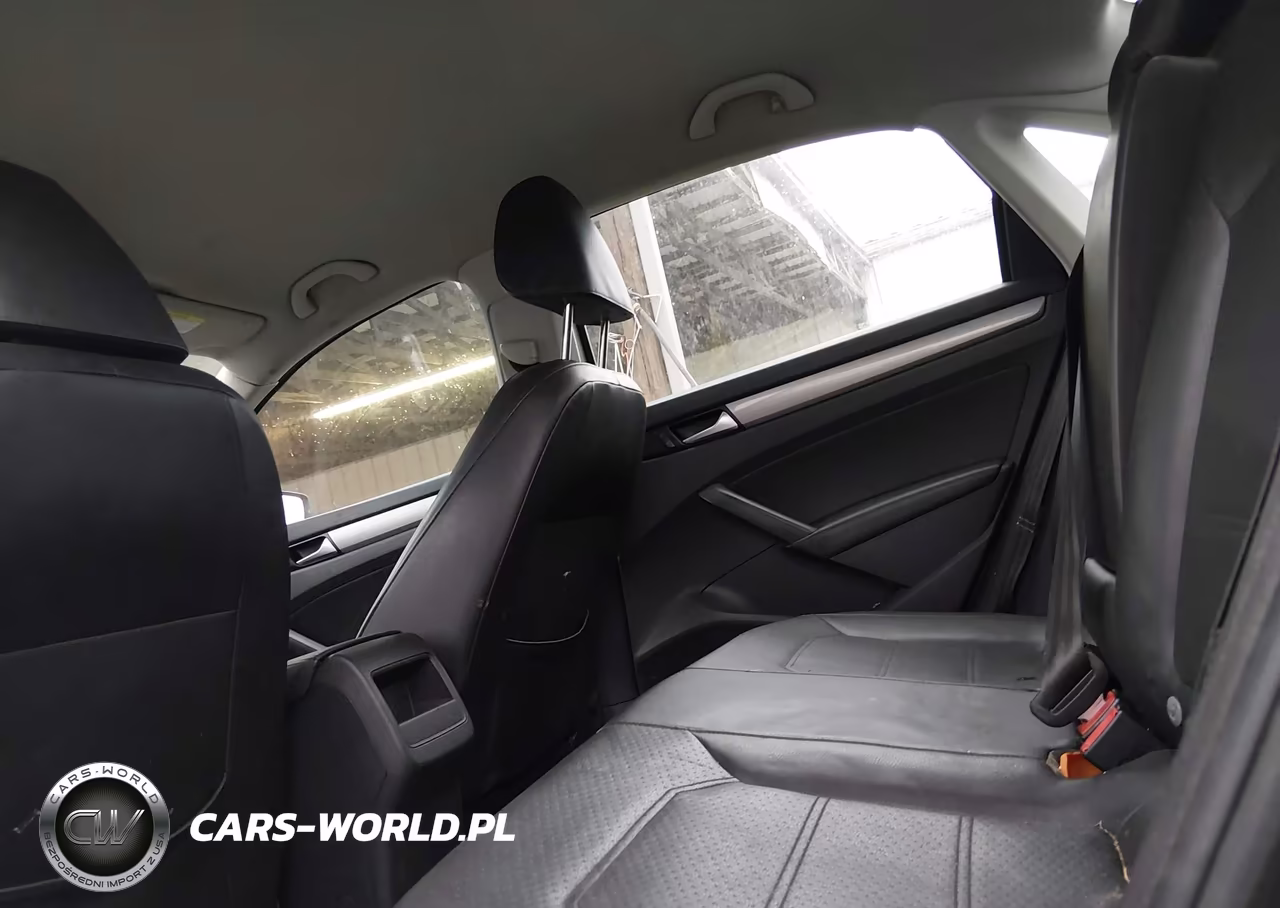 2015 Volkswagen Passat 1.8T Wolfsburg Edition VIN:1VWAT7A34FC064768 - 8