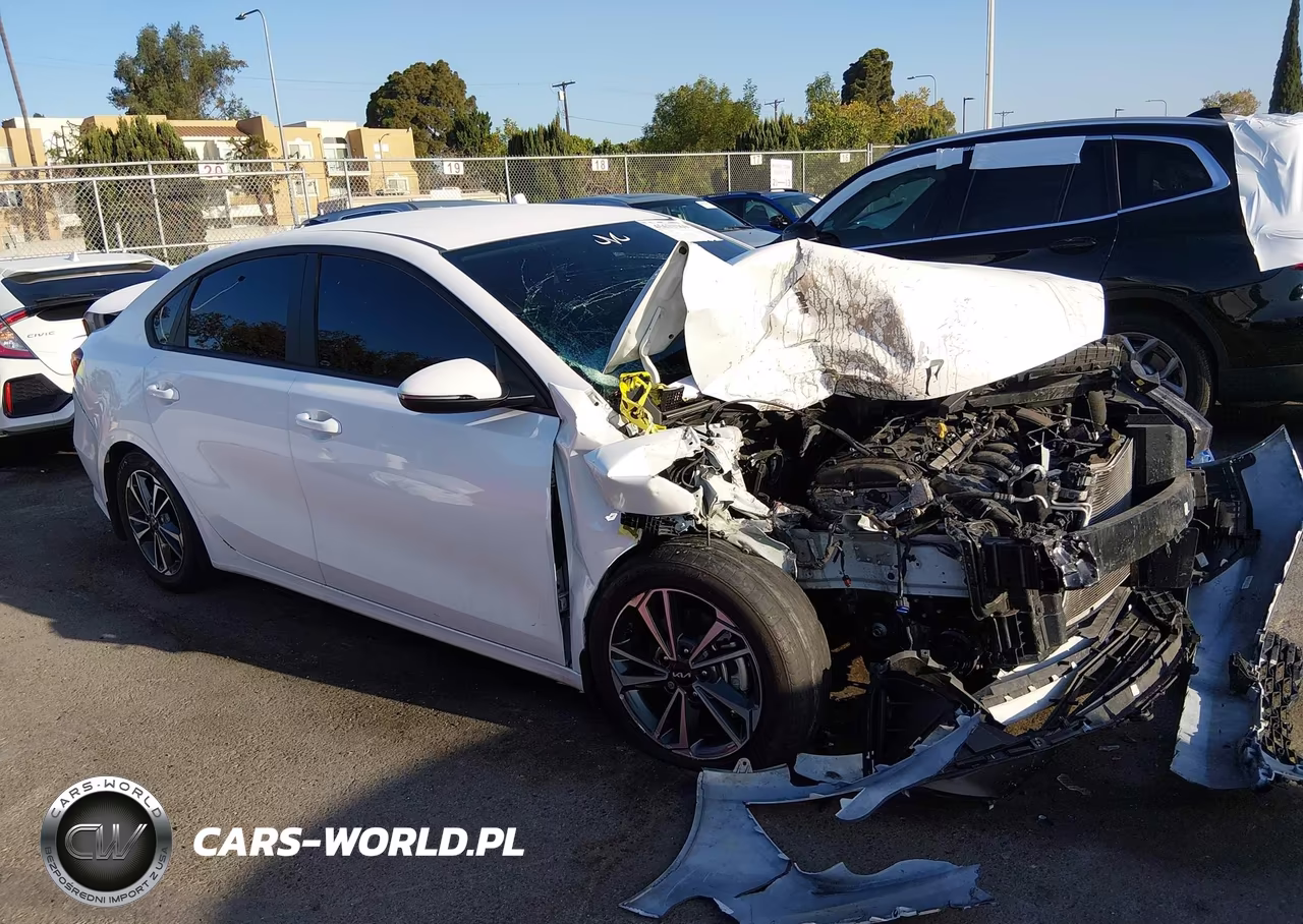 2024 Kia Forte Lxs VIN:3KPF24AD1RE794153 - 12
