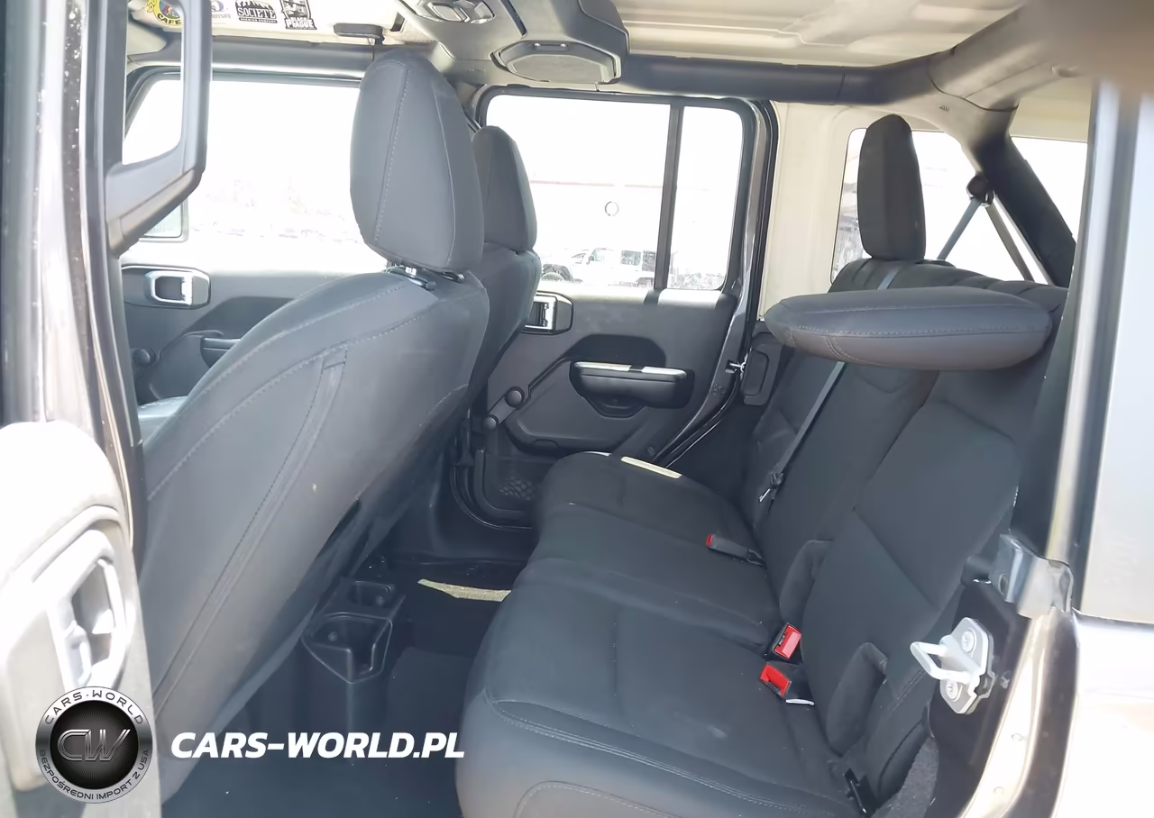 2020 Jeep Wrangler Unlimited Sport 4X4 VIN:1C4HJXDGXLW200403 - 8