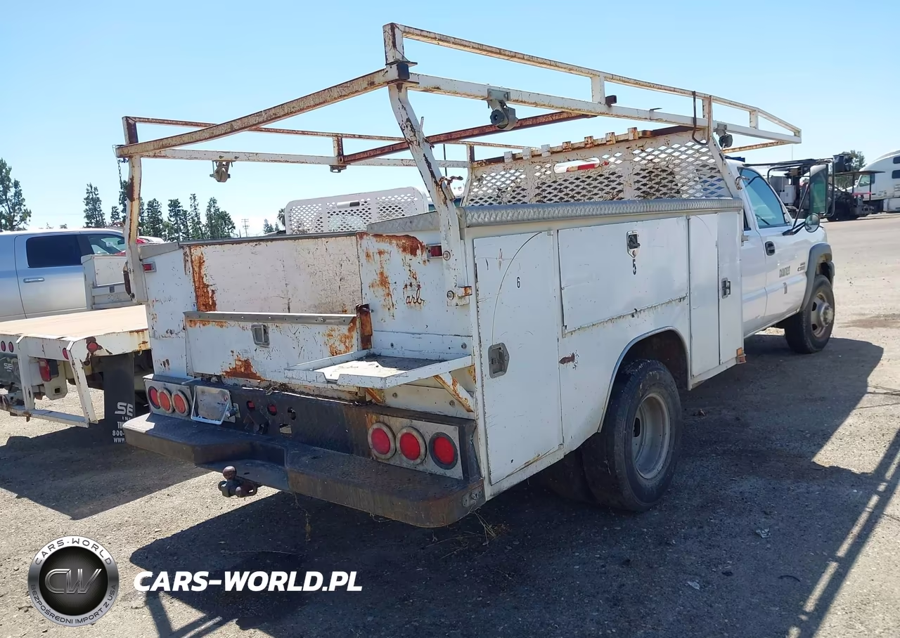 2005 Chevrolet Silverado 3500 VIN:1GBJC33205F944500 - 4