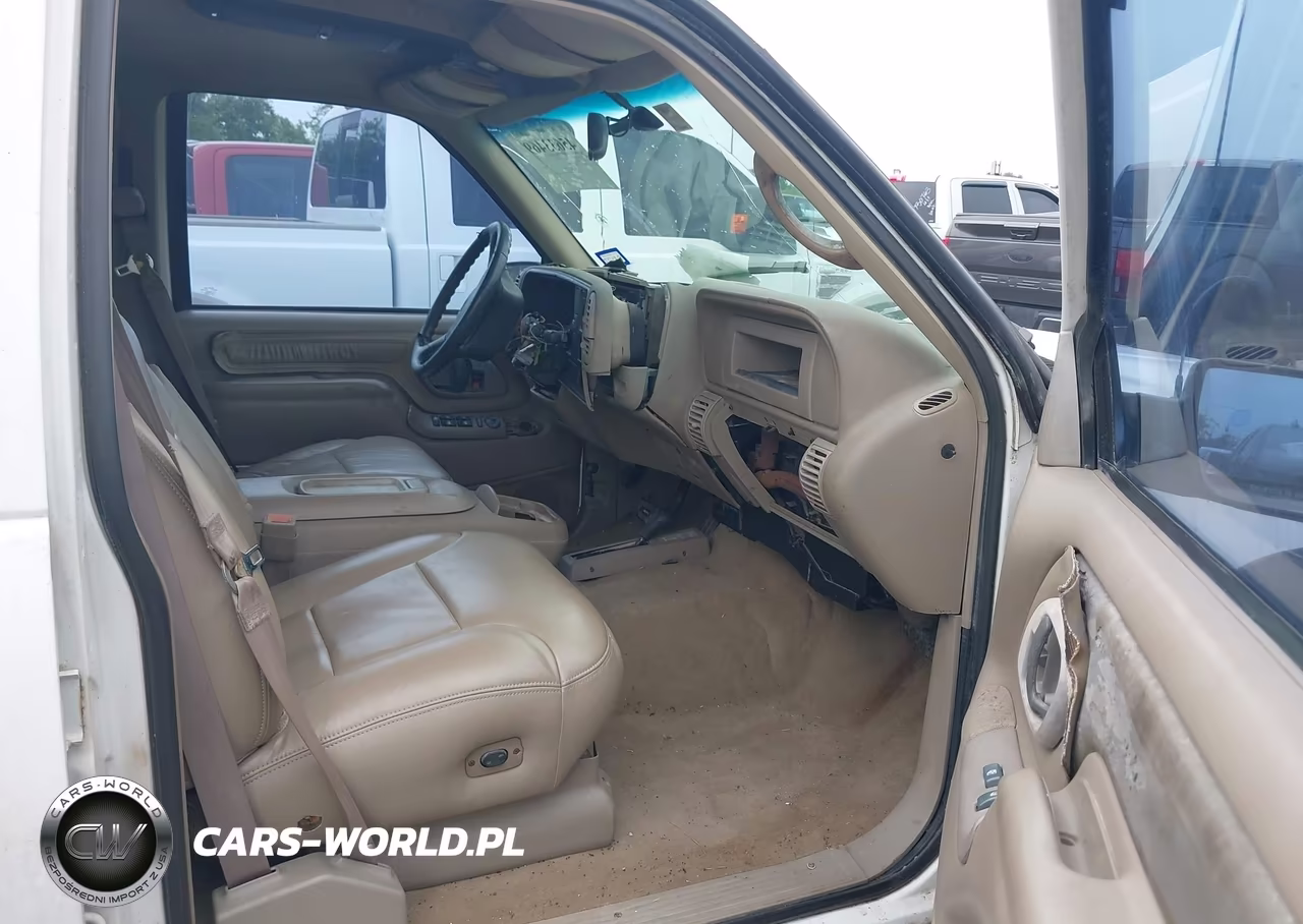 1998 Chevrolet K3500 VIN:1GCHK33J2WF048270 - 5