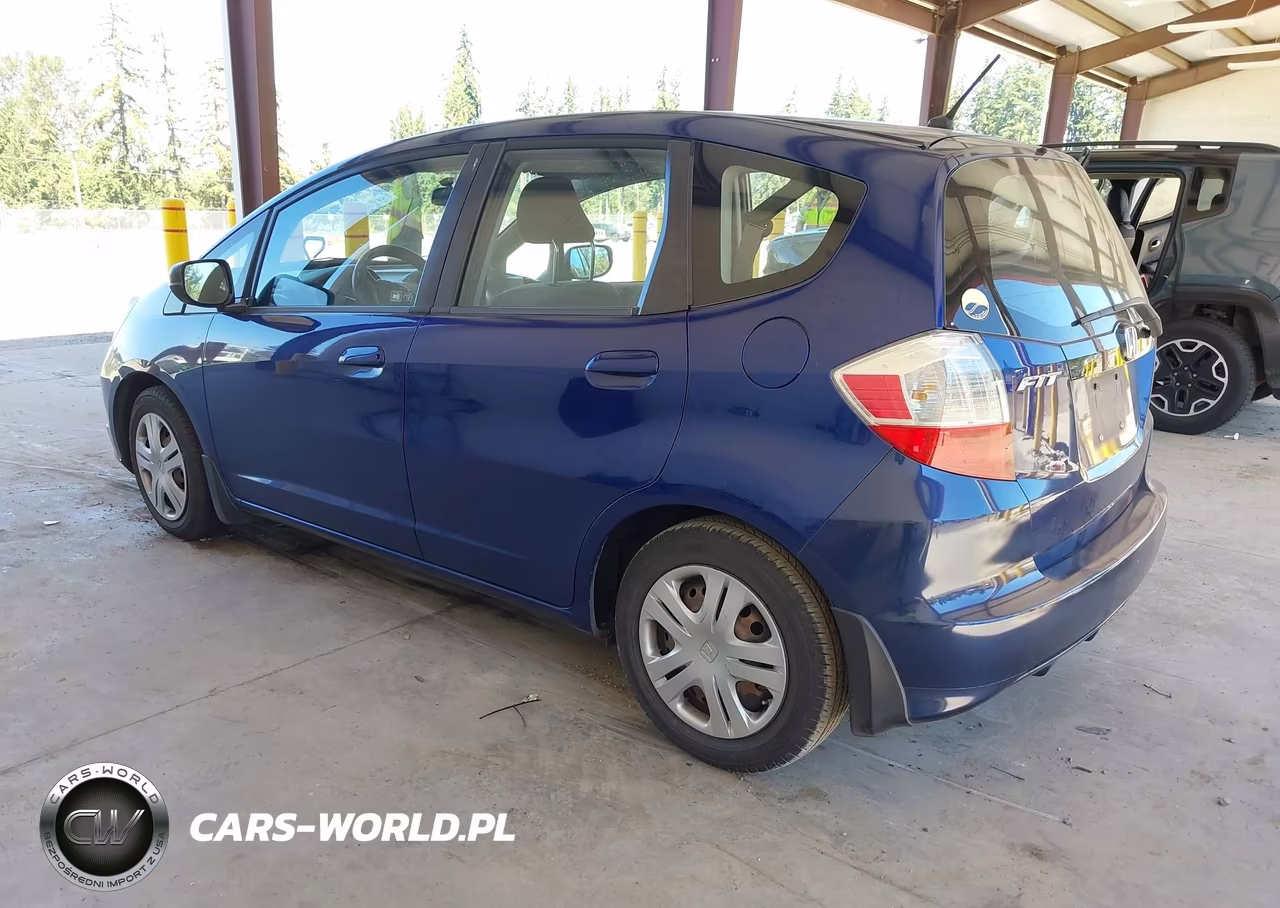 2011 Honda Fit VIN:JHMGE8H32BC019498 - 3