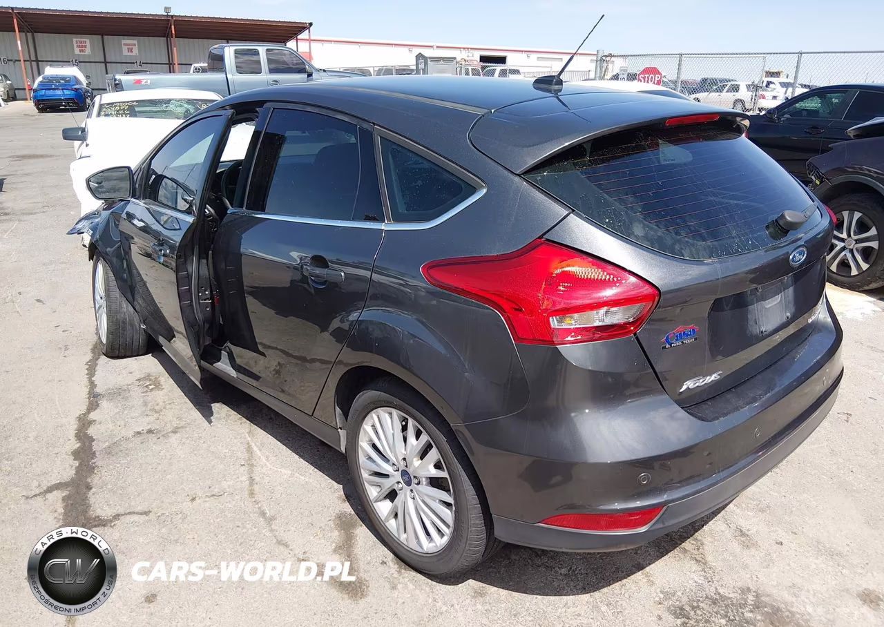 2018 Ford Focus Titanium VIN:1FADP3N2XJL224228 - 3