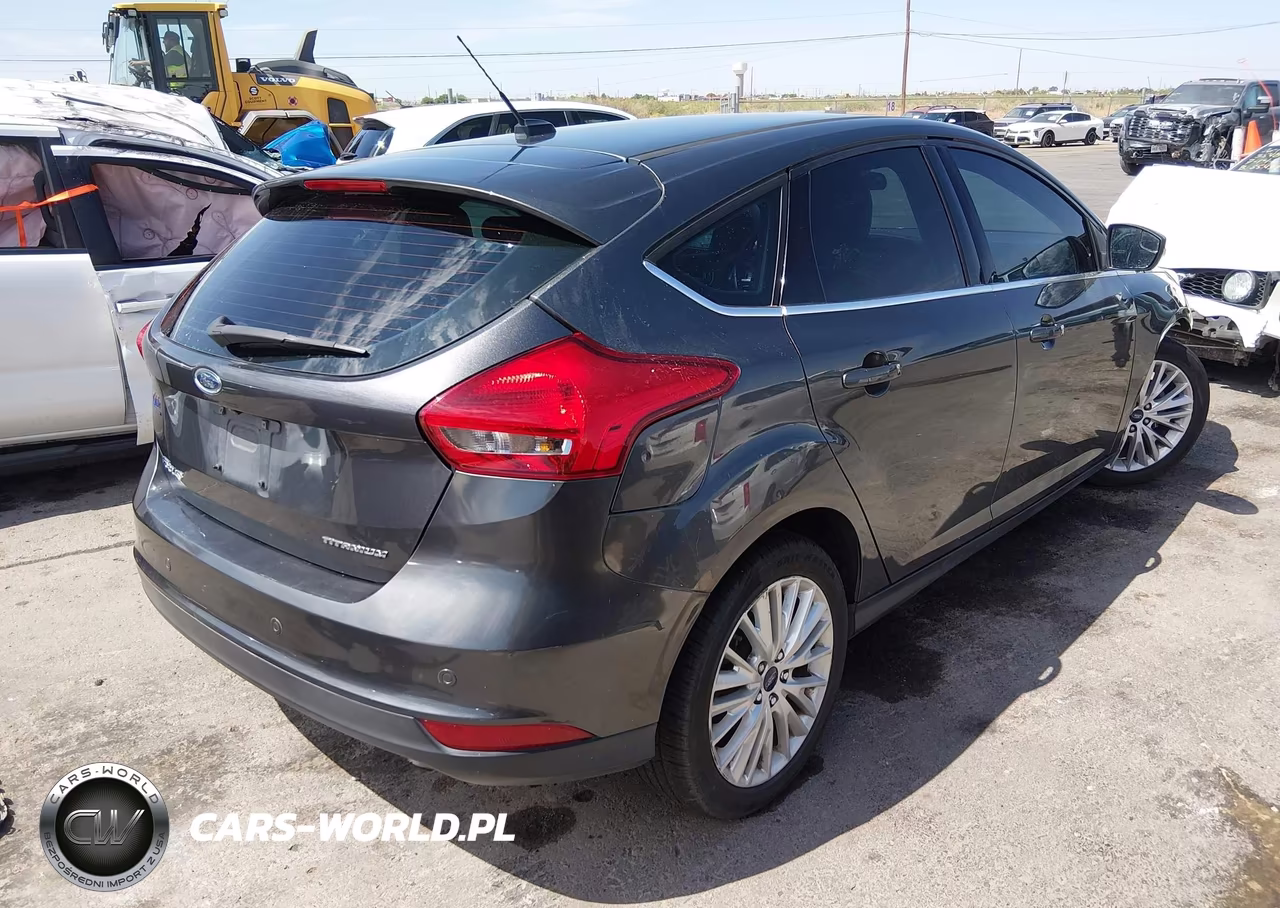 2018 Ford Focus Titanium VIN:1FADP3N2XJL224228 - 4