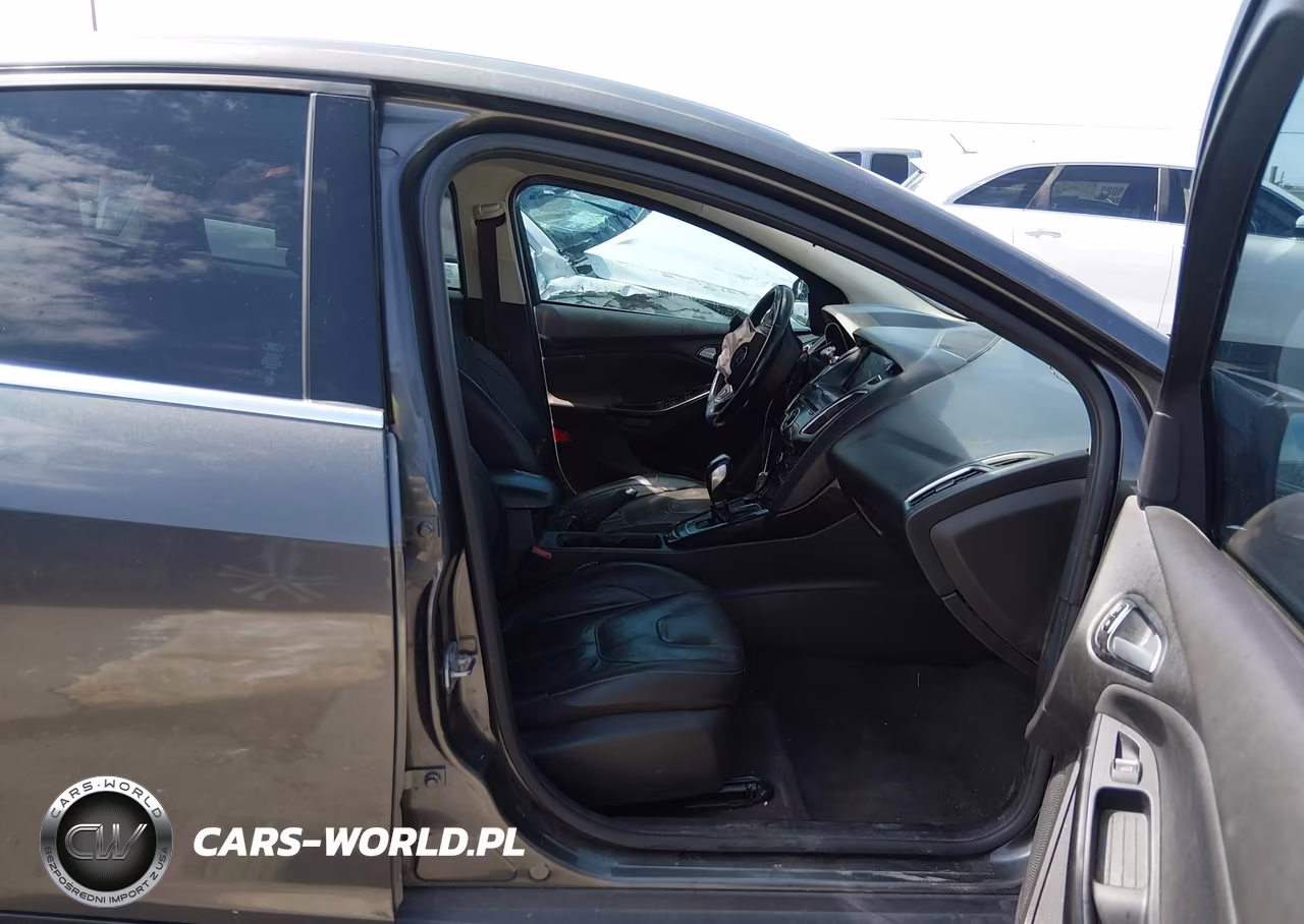2018 Ford Focus Titanium VIN:1FADP3N2XJL224228 - 5