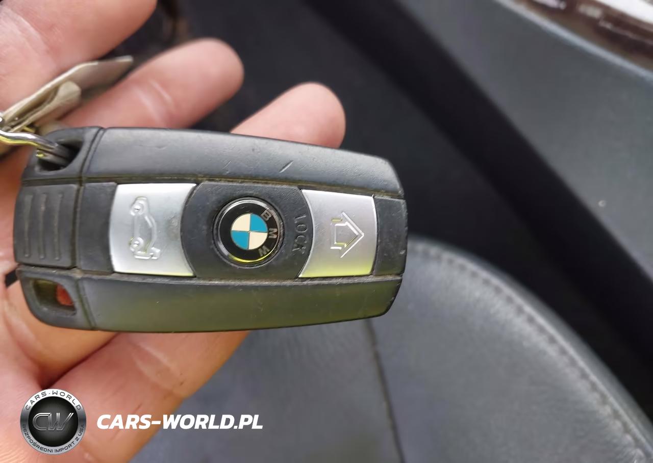 2010 BMW 328I xDrive VIN:WBAPK7C52AA460049 - 11
