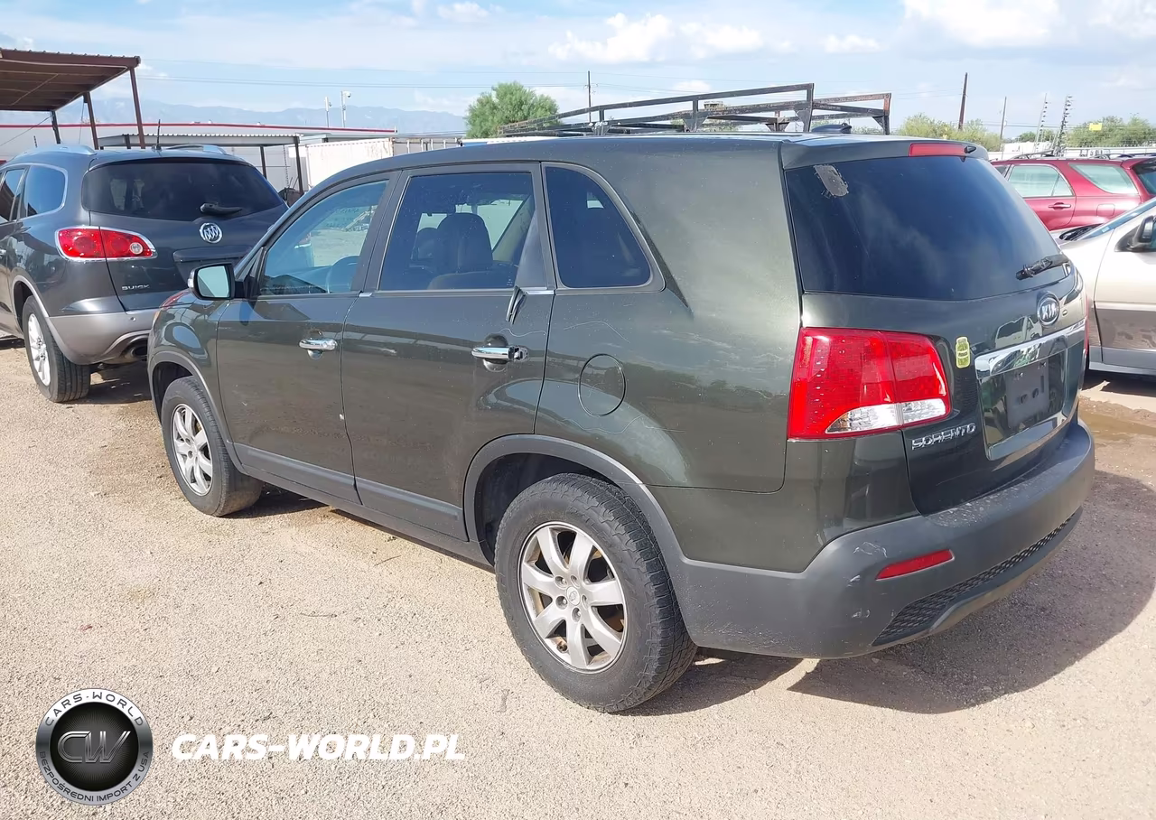 2011 Kia Sorento Lx VIN:5XYKT3A17BG154145 - 3