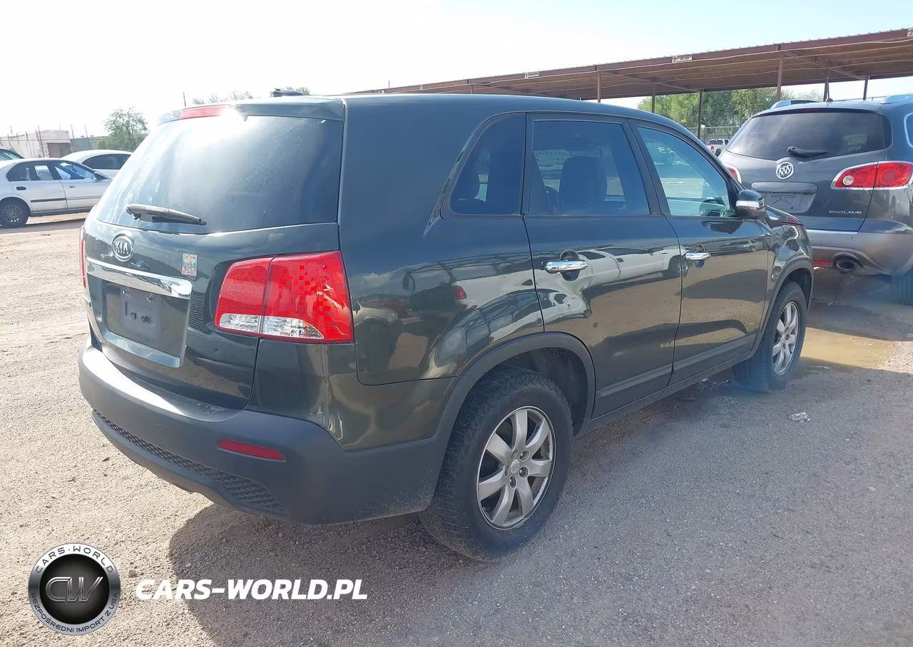 2011 Kia Sorento Lx VIN:5XYKT3A17BG154145 - 4