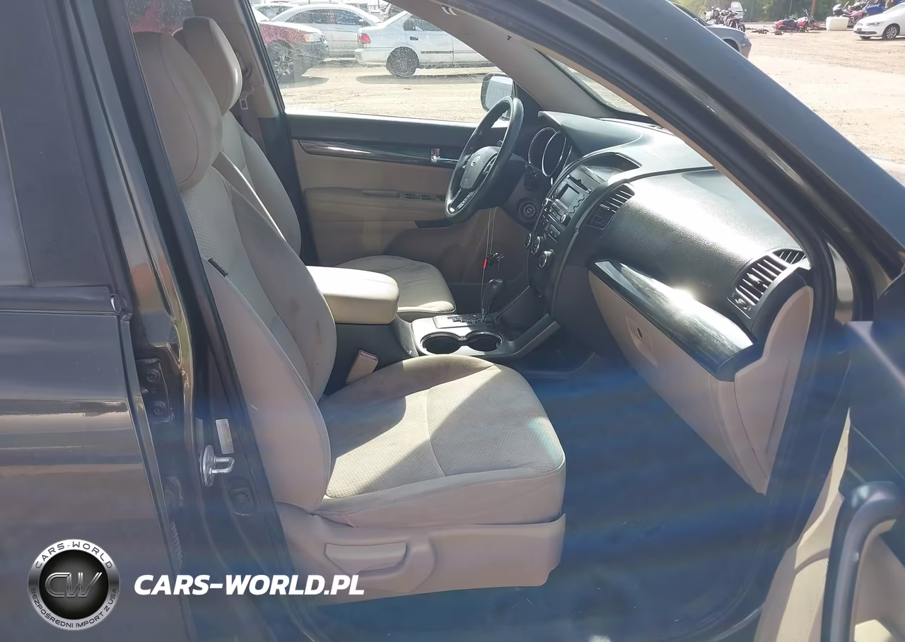2011 Kia Sorento Lx VIN:5XYKT3A17BG154145 - 5