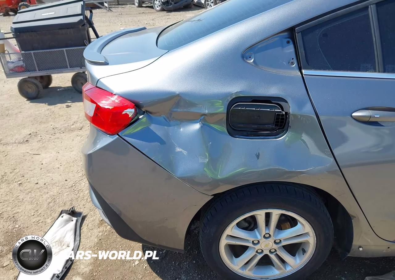 2018 Chevrolet Cruze Lt Auto VIN:1G1BE5SM0J7196286 - 17