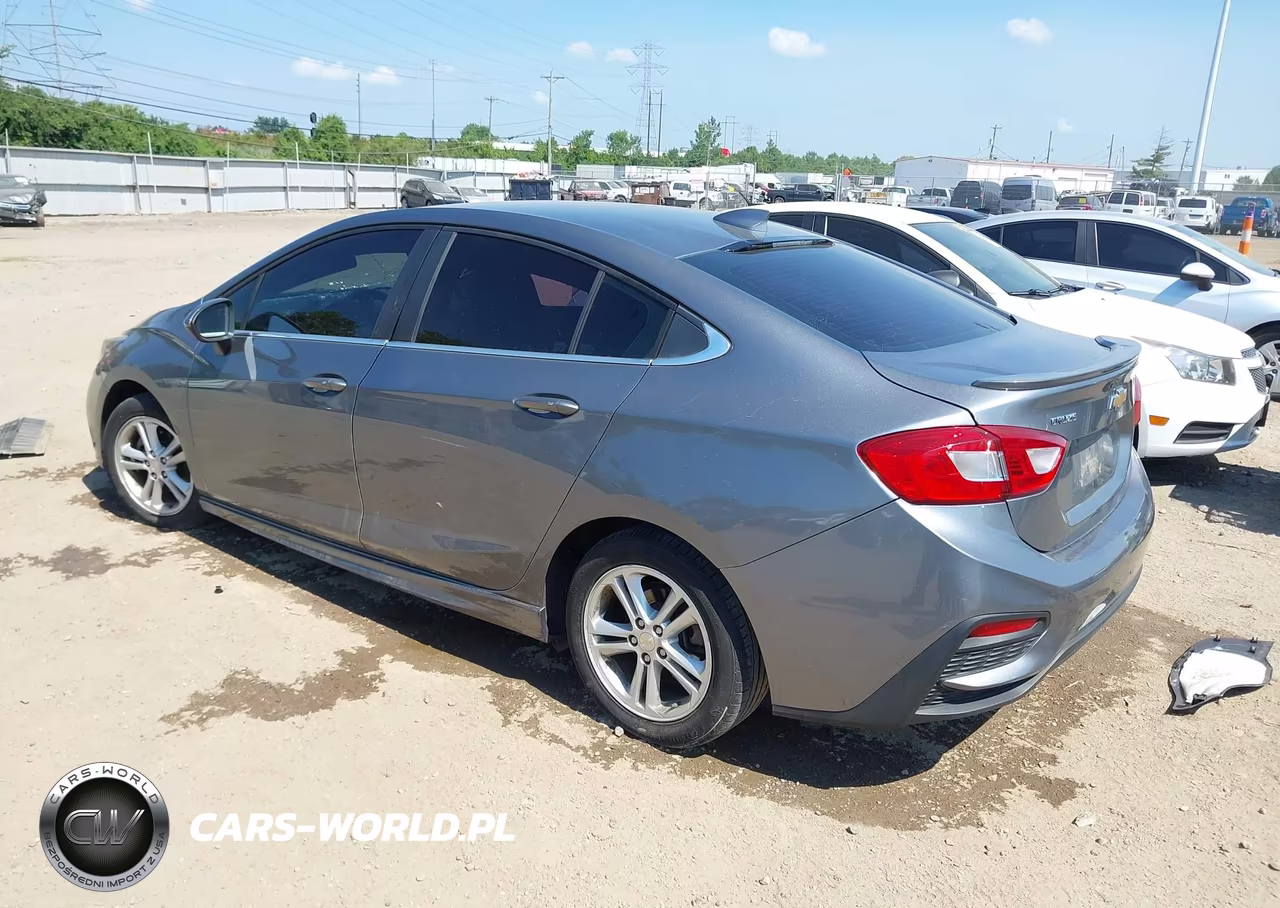 2018 Chevrolet Cruze Lt Auto VIN:1G1BE5SM0J7196286 - 3