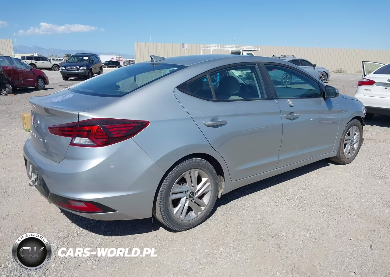2020 Hyundai Elantra Sel VIN:5NPD84LF0LH570167 - 4