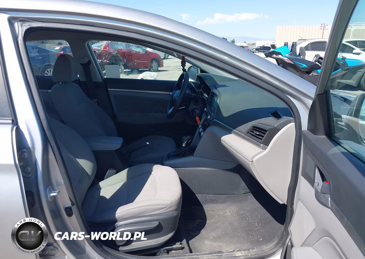 2020 Hyundai Elantra Sel VIN:5NPD84LF0LH570167 - 5