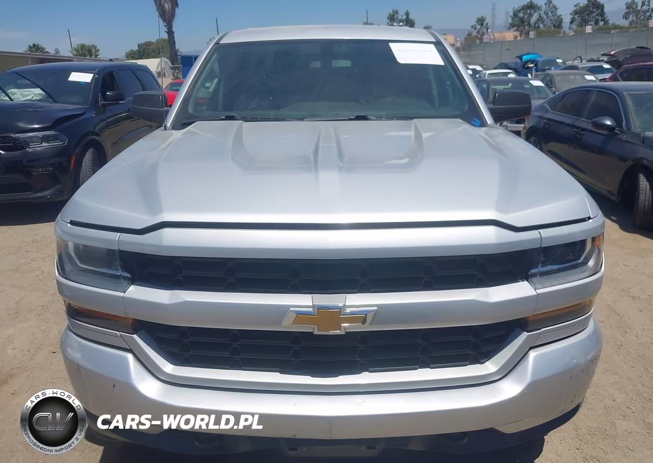 2018 Chevrolet Silverado 1500 Custom VIN:1GCRCPEH1JZ238779 - 12
