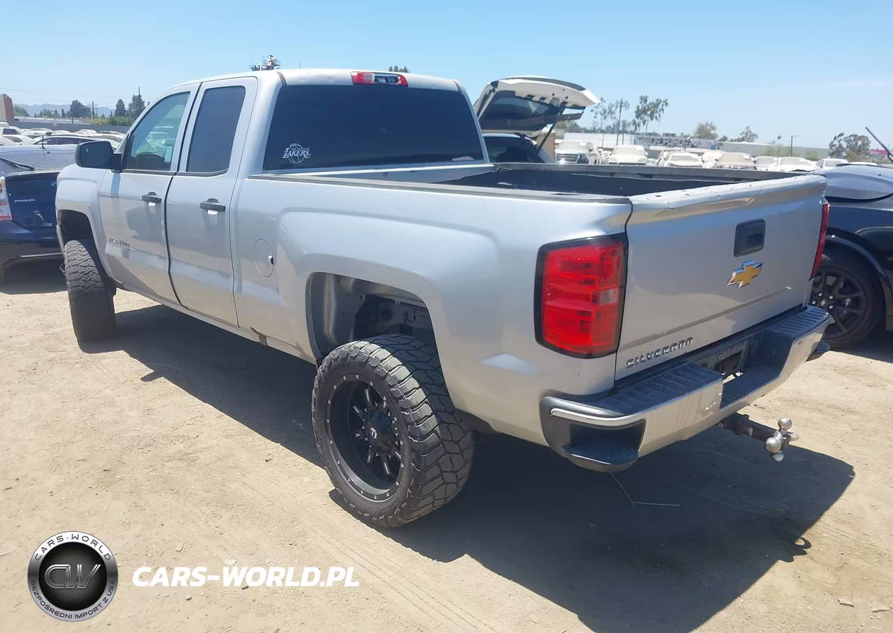 2018 Chevrolet Silverado 1500 Custom VIN:1GCRCPEH1JZ238779 - 3