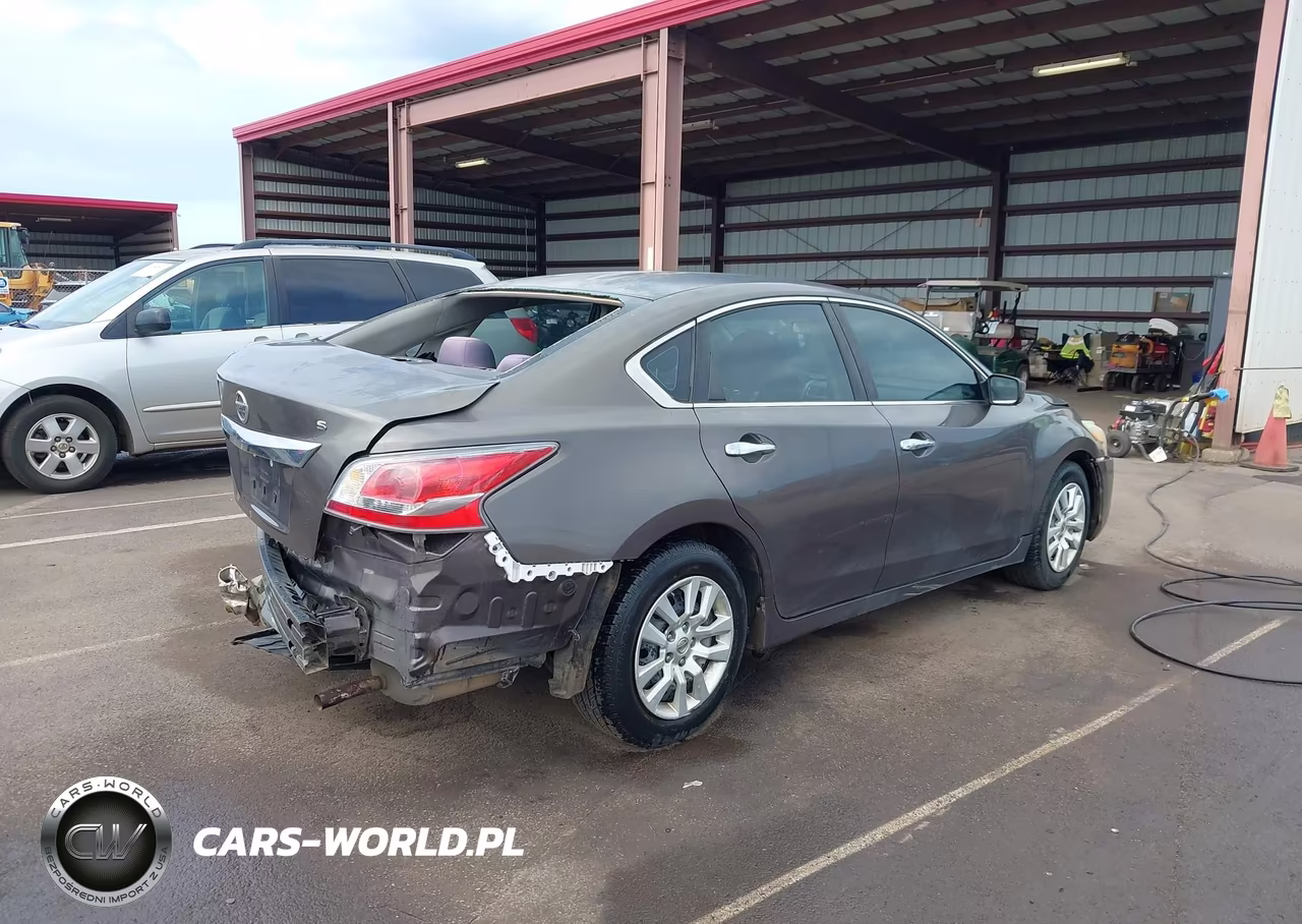 2015 Nissan Altima 2.5 S VIN:1N4AL3AP1FC240325 - 4