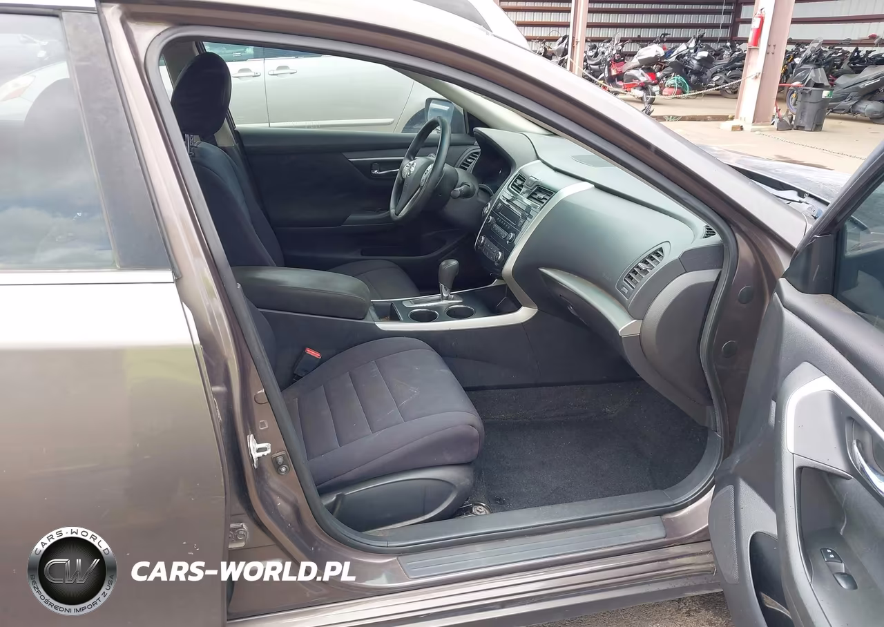 2015 Nissan Altima 2.5 S VIN:1N4AL3AP1FC240325 - 5