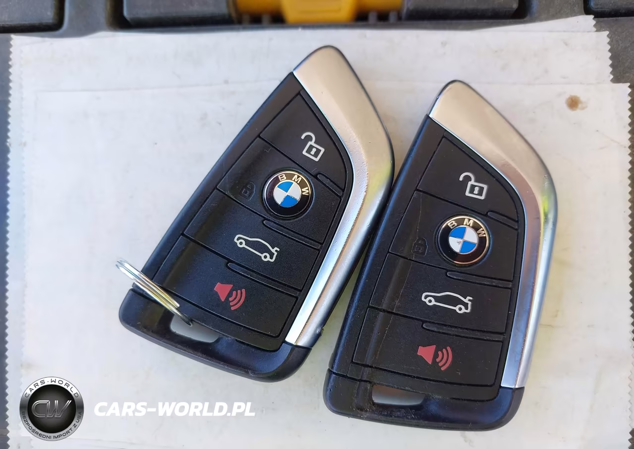 2018 BMW X1 Sdrive28I VIN:WBXHU7C37J3H43234 - 11
