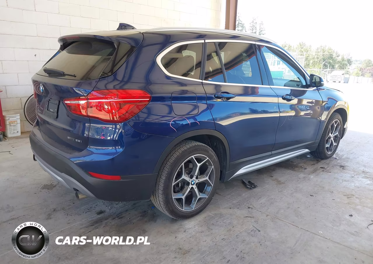 2018 BMW X1 Sdrive28I VIN:WBXHU7C37J3H43234 - 4