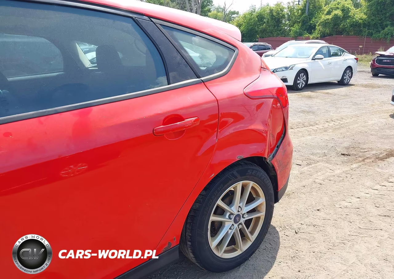 2016 Ford Focus Se VIN:1FADP3K27GL216570 - 13
