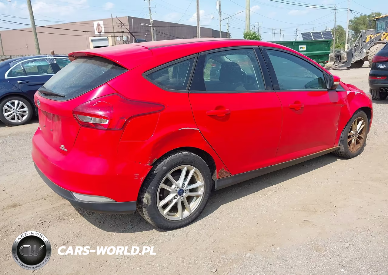 2016 Ford Focus Se VIN:1FADP3K27GL216570 - 4