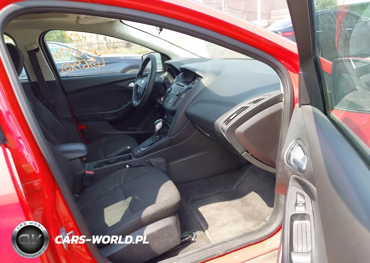2016 Ford Focus Se VIN:1FADP3K27GL216570 - 5