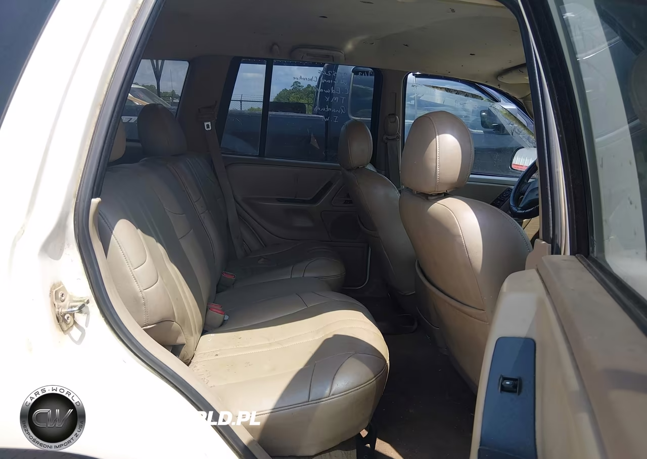 2004 Jeep Grand Cherokee Laredo VIN:1J4GX48S24C255206 - 8