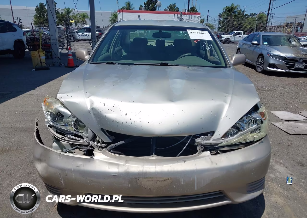 2005 Toyota Camry Le VIN:4T1BE32K35U519615 - 12