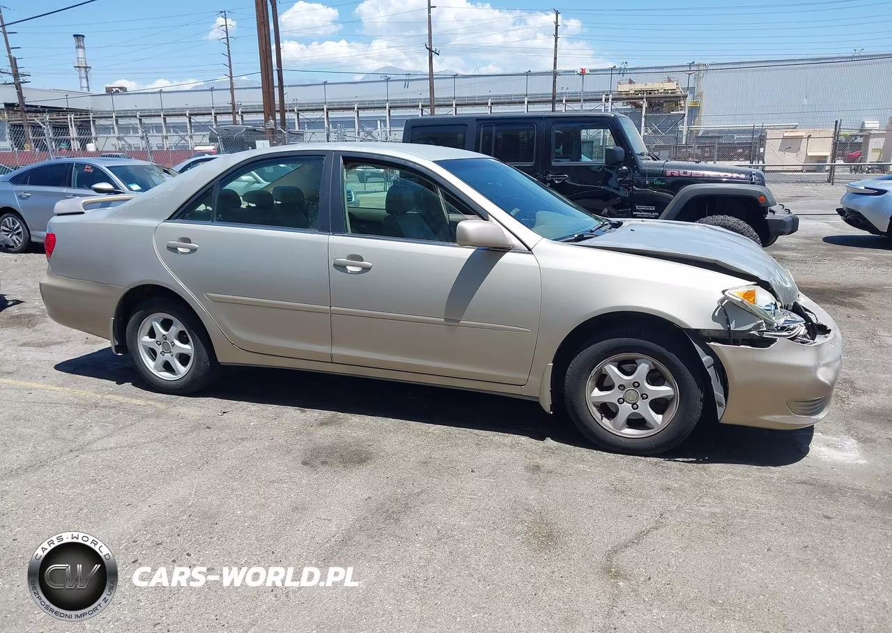 2005 Toyota Camry Le VIN:4T1BE32K35U519615 - 13