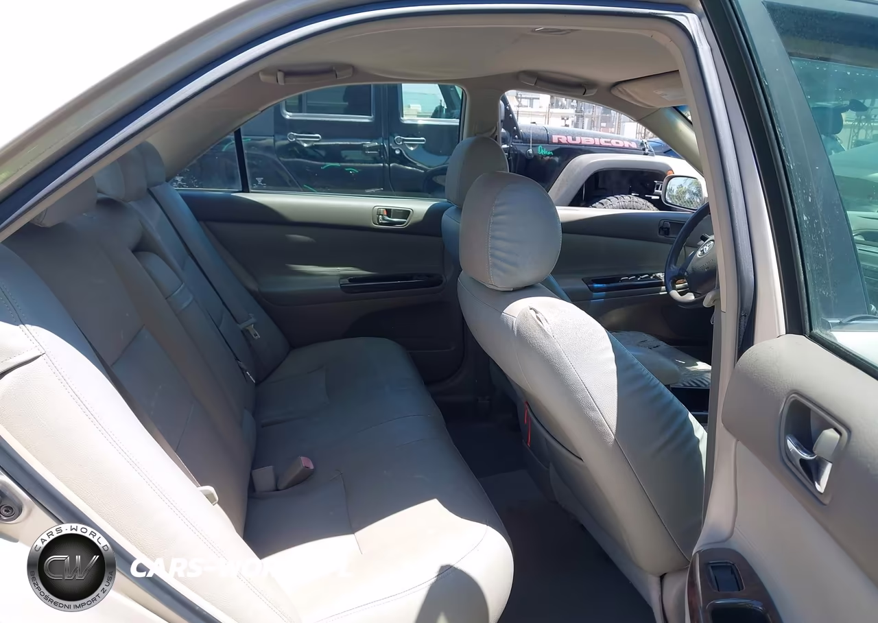 2005 Toyota Camry Le VIN:4T1BE32K35U519615 - 8