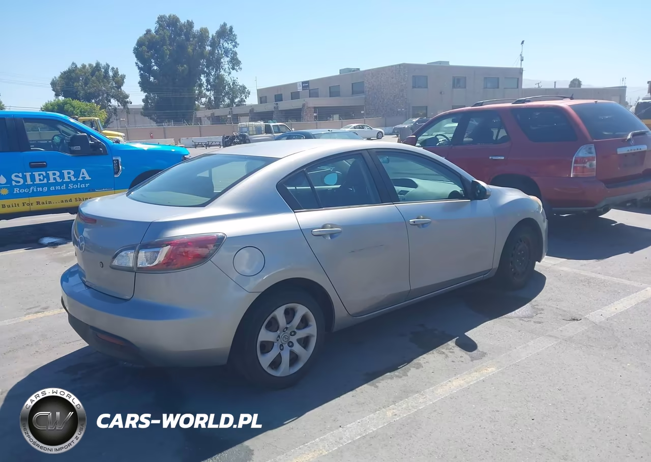 2011 Mazda Mazda3 I Sport VIN:JM1BL1UG7B1467913 - 4