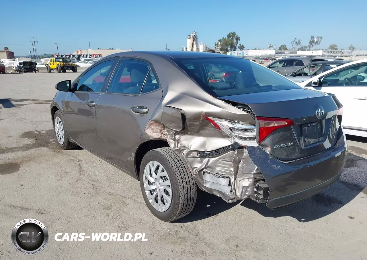 2019 Toyota Corolla Le VIN:5YFBURHE7KP856664 - 3
