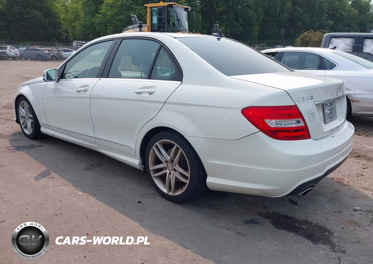 2012 Mercedes-Benz C 300 Sport 4Matic VIN:WDDGF8BB1CR238049 - 3
