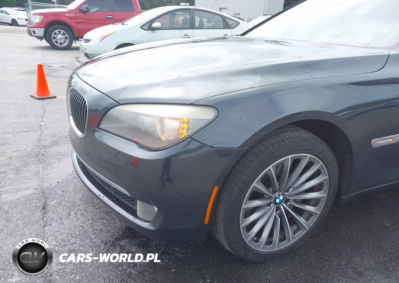 2012 BMW 740I VIN:WBAKA4C51CC613698 - 12