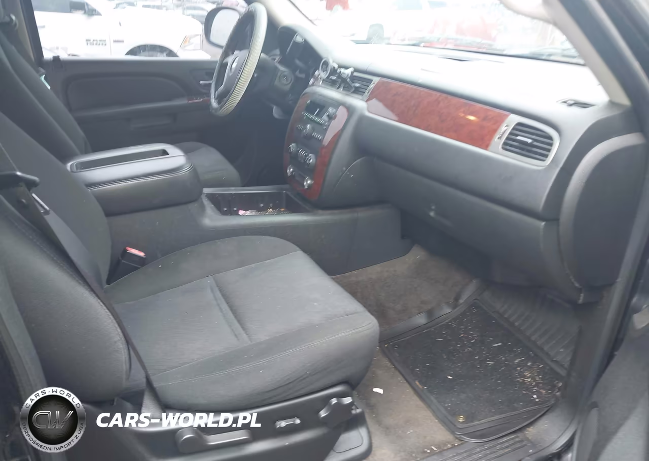 2011 Chevrolet Tahoe Ls VIN:1GNSCAE00BR180147 - 5