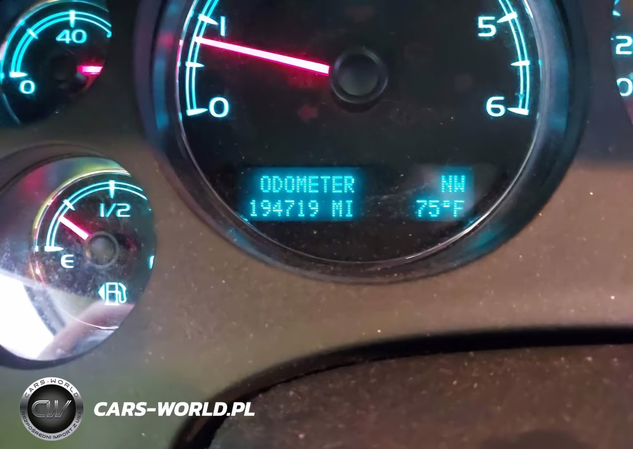2011 Chevrolet Tahoe Ls VIN:1GNSCAE00BR180147 - 7