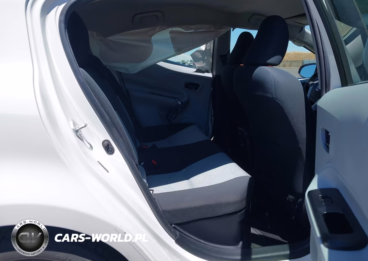 2014 Toyota Prius C Three VIN:JTDKDTB3XE1565749 - 8
