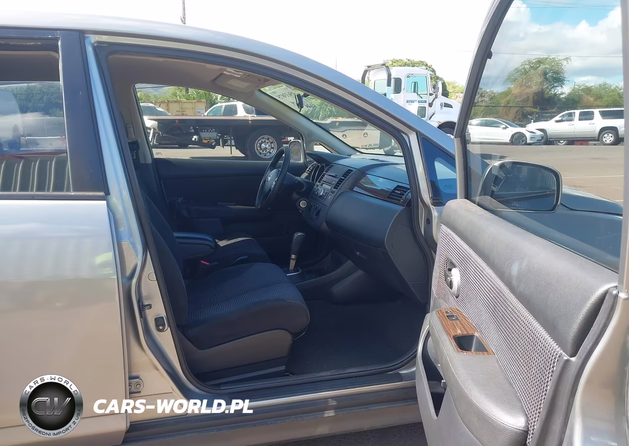 2010 Nissan Versa 1.8Sl VIN:3N1BC1AP3AL389970 - 5