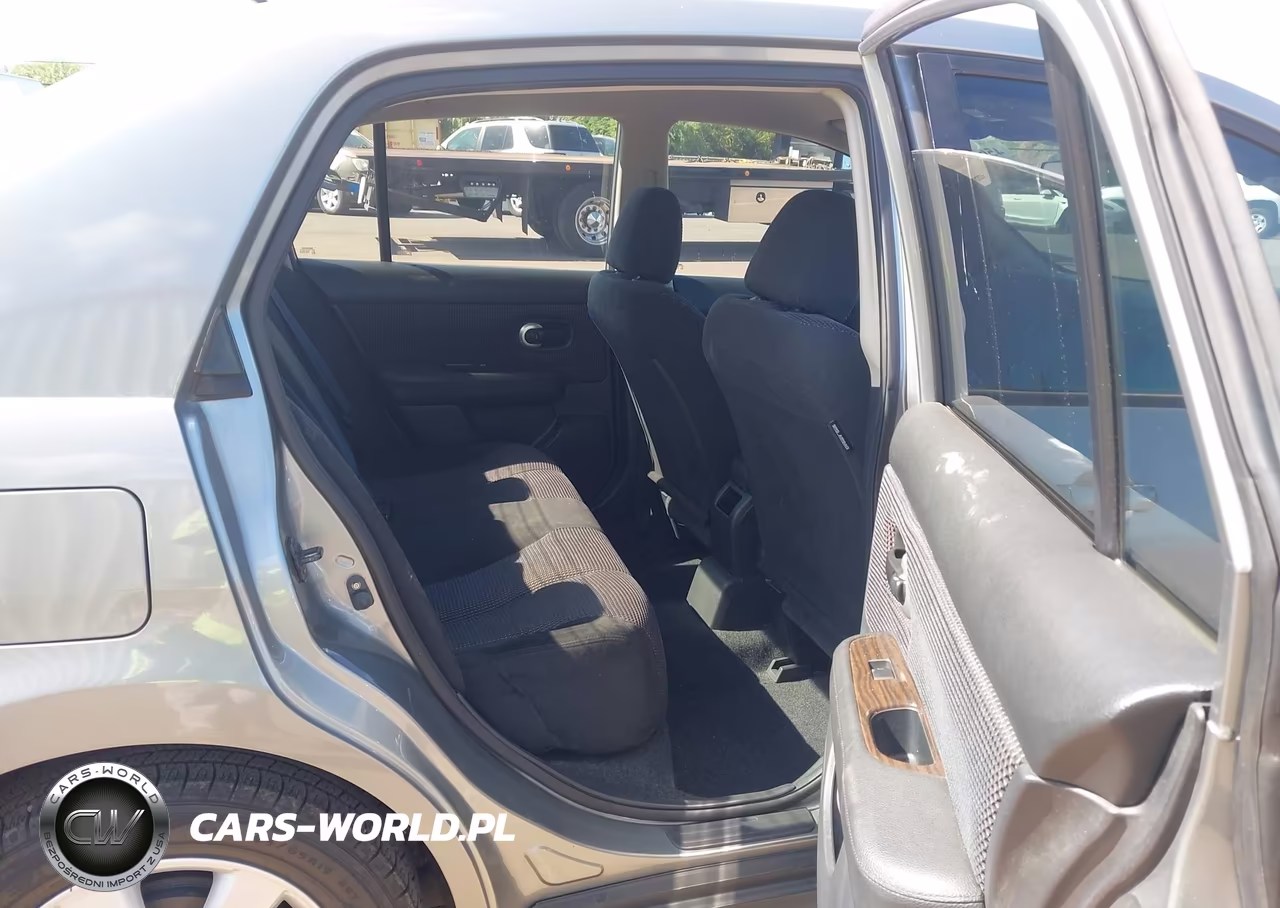2010 Nissan Versa 1.8Sl VIN:3N1BC1AP3AL389970 - 8