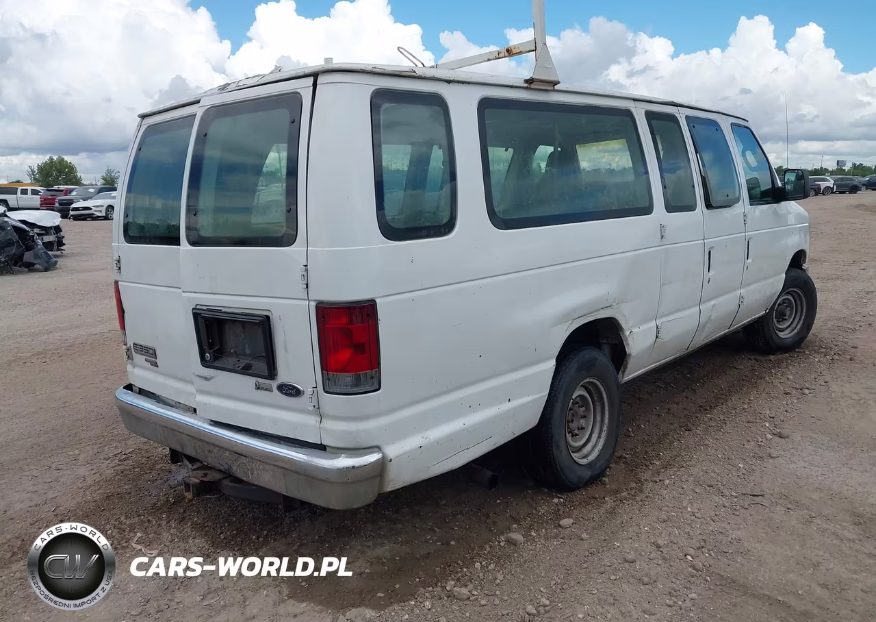 2011 Ford E-350 Super Duty Xlt VIN:1FBSS3BL1BDA74975 - 4