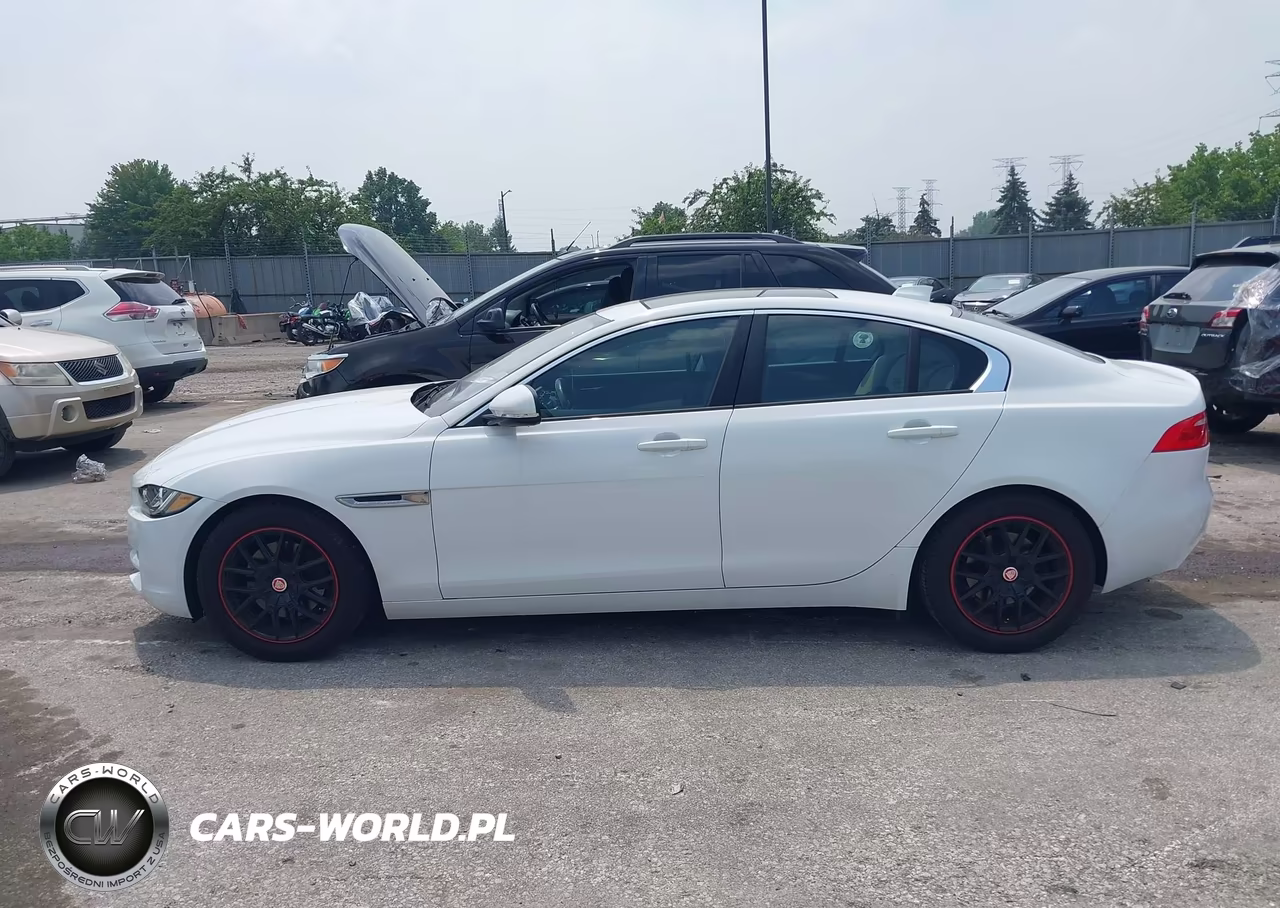 2017 Jaguar Xe 20D Premium VIN:SAJAD4BN5HCP10984 - 14