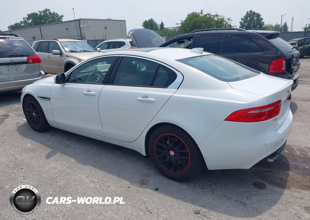 2017 Jaguar Xe 20D Premium VIN:SAJAD4BN5HCP10984 - 3