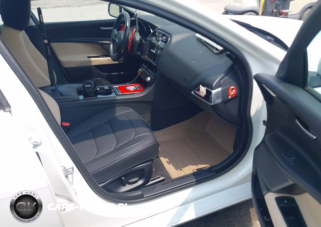 2017 Jaguar Xe 20D Premium VIN:SAJAD4BN5HCP10984 - 5