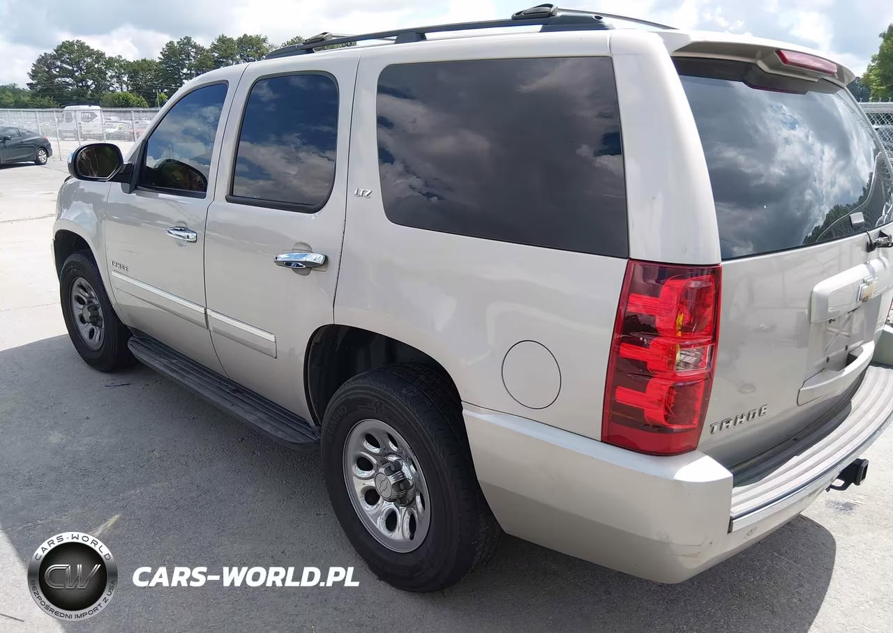 2009 Chevrolet Tahoe Ltz VIN:1GNFC33J49R294235 - 3