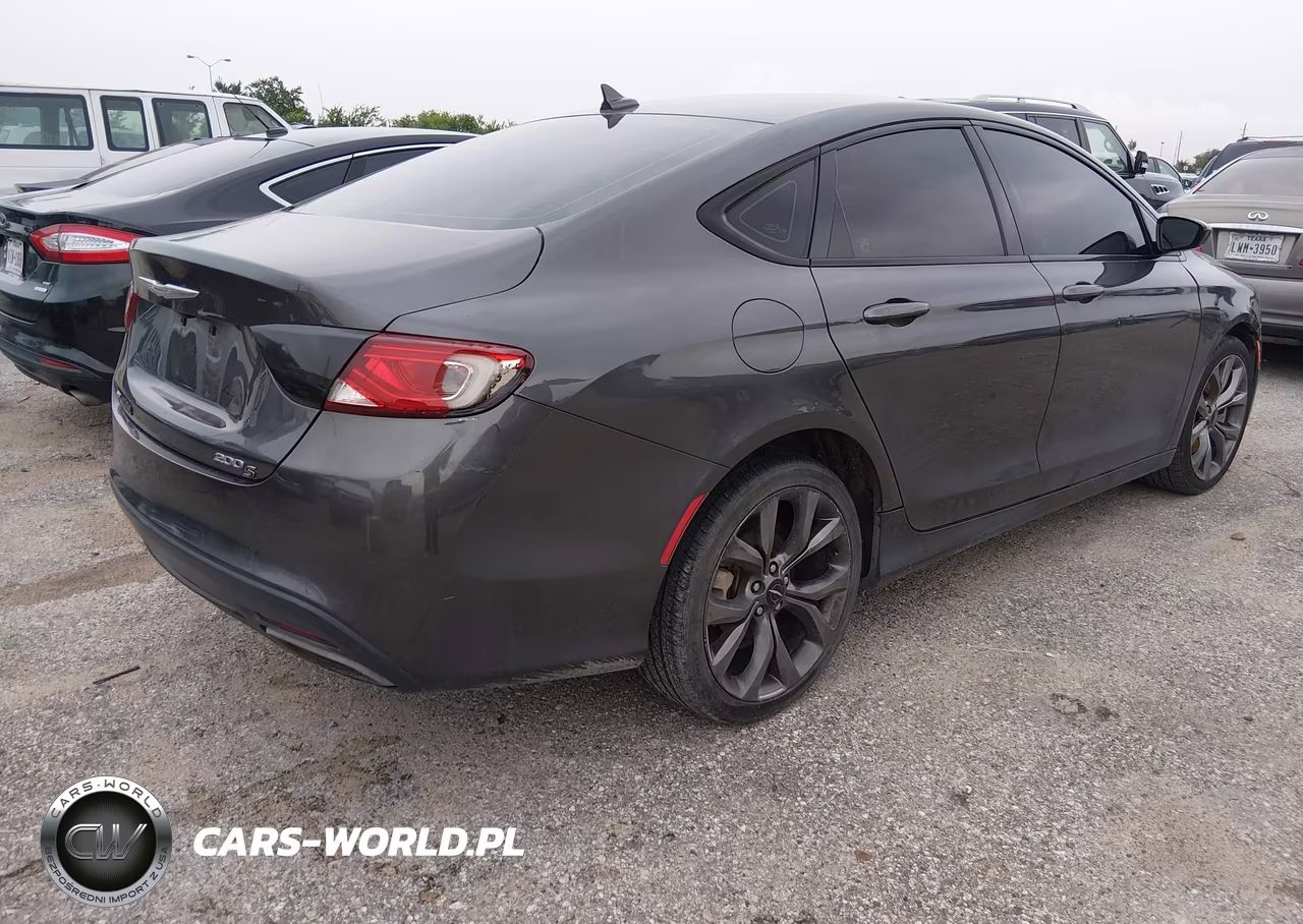 2015 Chrysler 200 S VIN:1C3CCCDG2FN639218 - 4