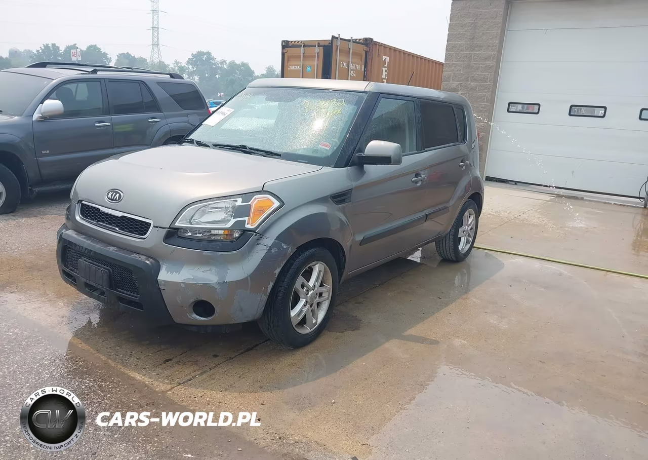 2011 Kia Soul + VIN:KNDJT2A21B7312832 - 2