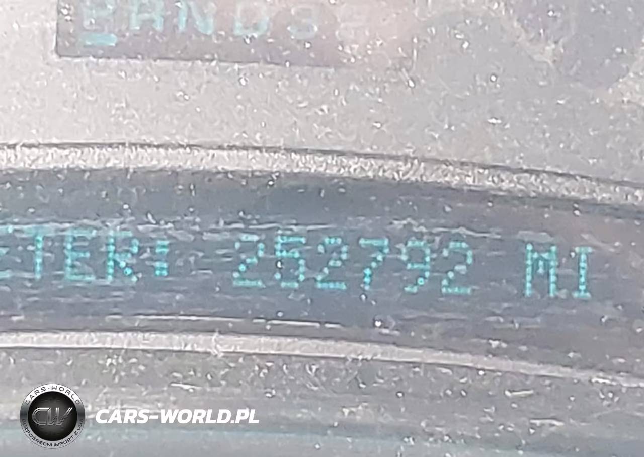 2005 Cadillac Escalade Standard VIN:1GYEK63N55R202842 - 7