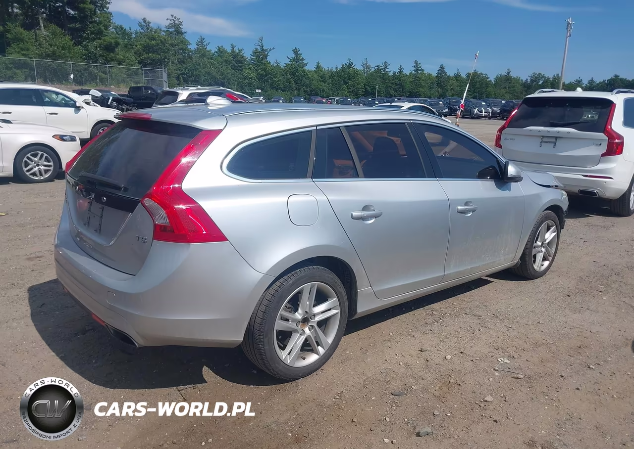 2015 Volvo V60 T5 Premier VIN:YV140MEB5F1203160 - 4