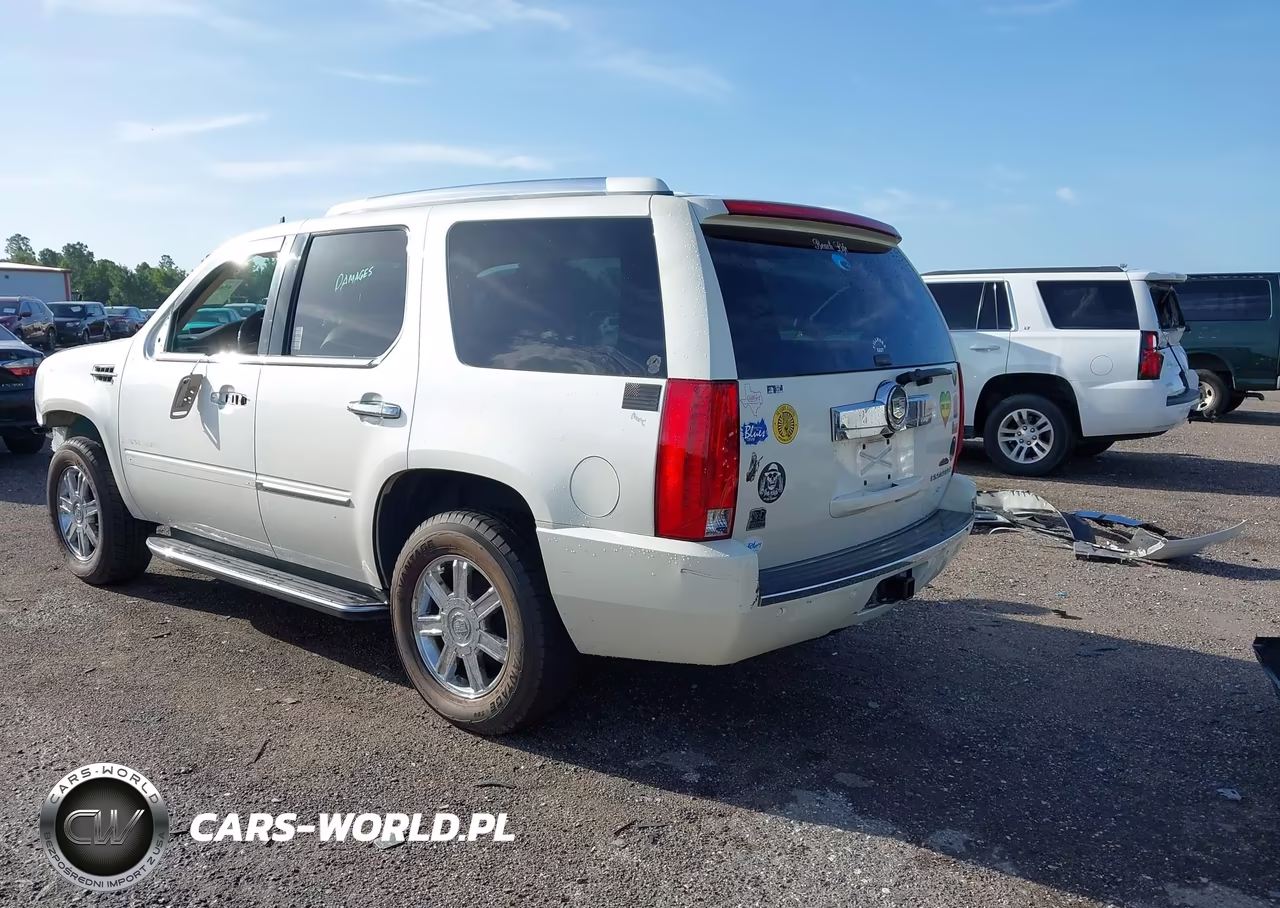 2007 Cadillac Escalade Standard VIN:1GYEC638X7R379087 - 3