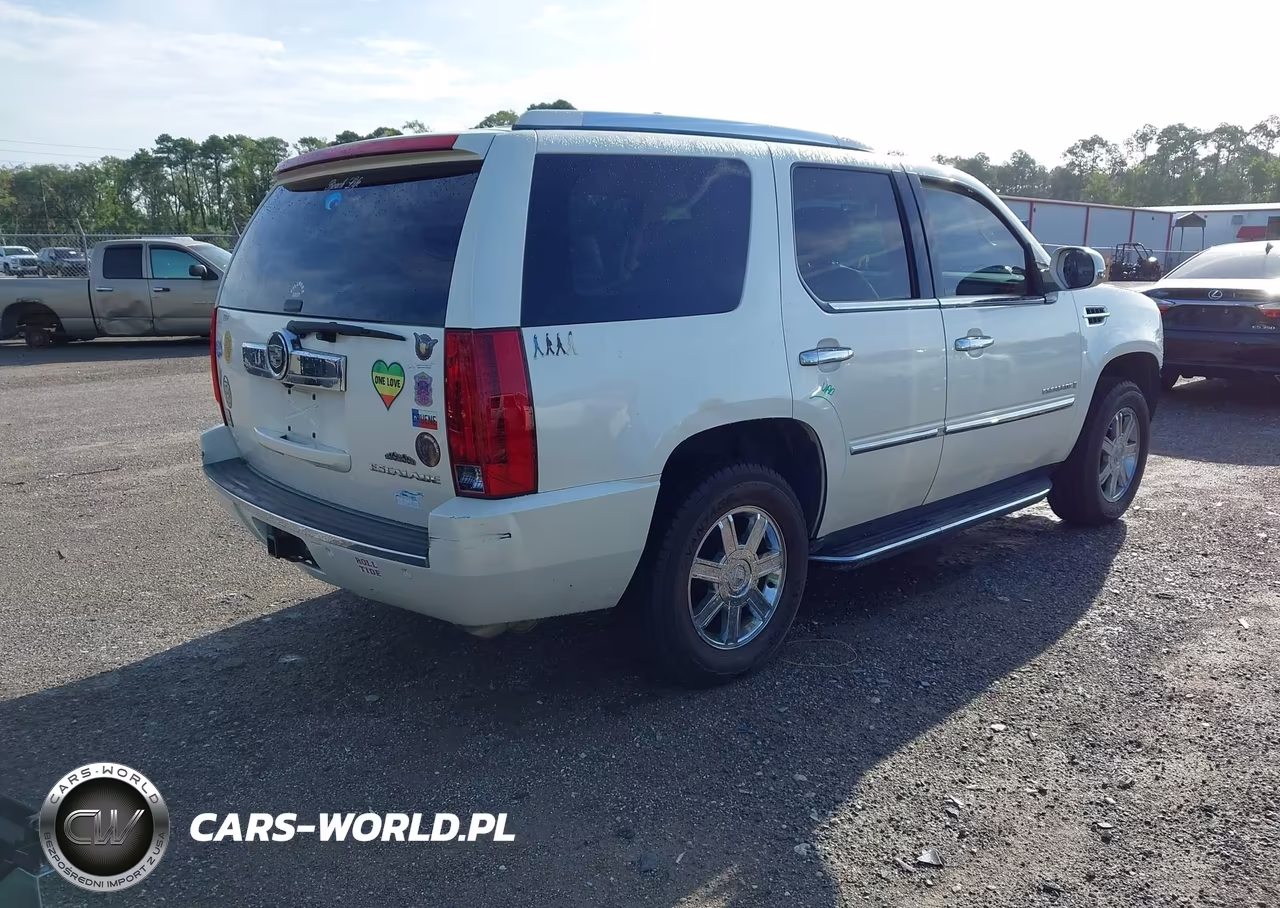 2007 Cadillac Escalade Standard VIN:1GYEC638X7R379087 - 4